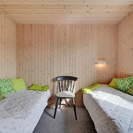 Annalia - 50m From The Sea By Interhome