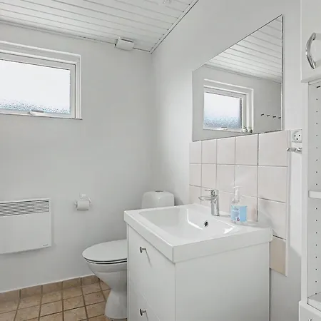 Annalia - 50m From The Sea By Interhome
